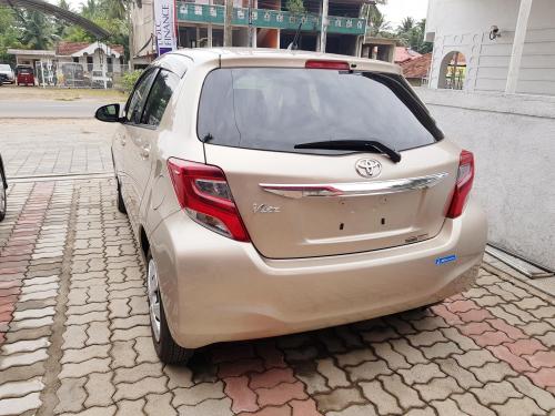 Toyota Vitz 2015