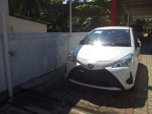 Toyota-Vitz-2017