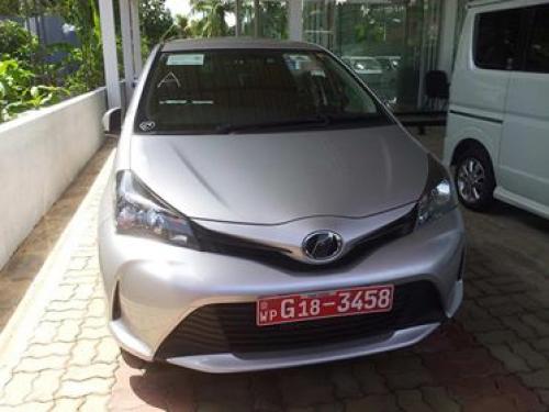 Toyota-Vitz-2016