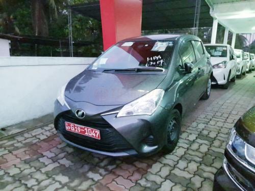Toyota-Vitz-2017