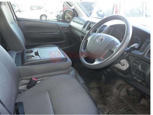 Toyota KDH TRH 200 2017