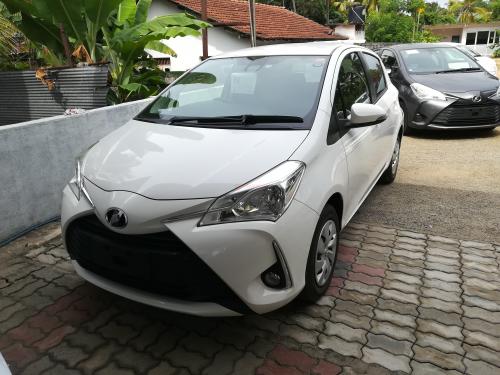 Toyota-Vitz-2017