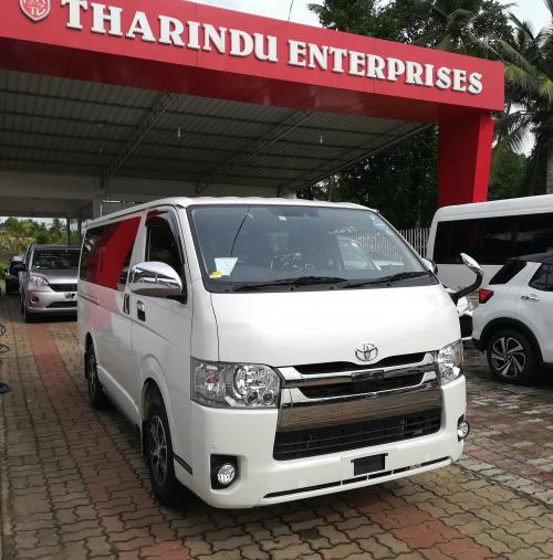 Toyota-GDH 201 Super GL-2018