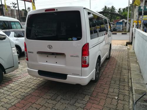 Toyota GDH 201 Super GL 2018