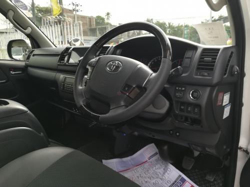 Toyota GDH 201 Super GL 2018