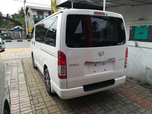 Toyota GDH 201 Super GL 2018