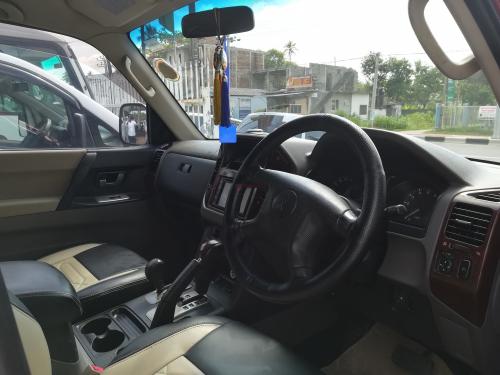Mitsubishi Montero 2006