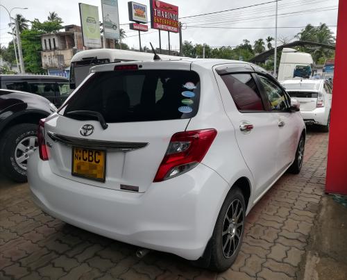 Toyota Vitz 2015