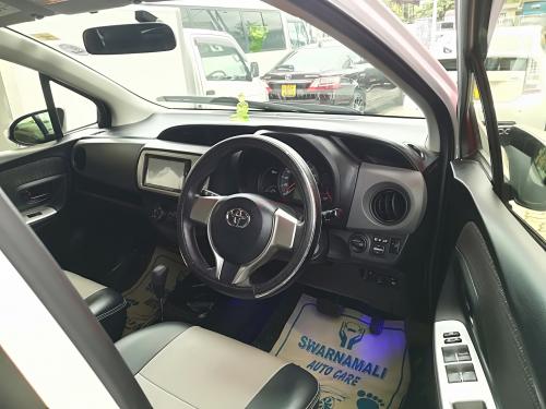Toyota Vitz 2015