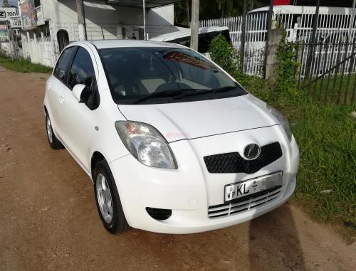 Toyota-Vitz-2007