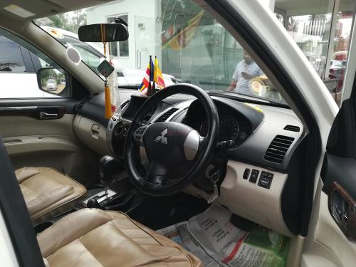 Mitsubishi Montero Sport 2012