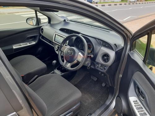 Toyota Vitz 2015