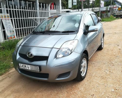 Toyota-Vitz-2007