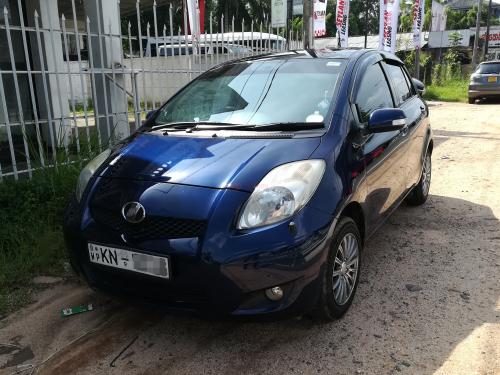 Toyota-Vitz-2010