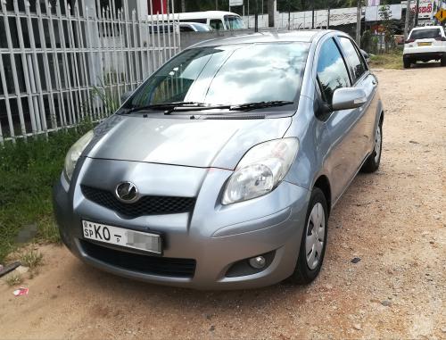 Toyota-Vitz-2007