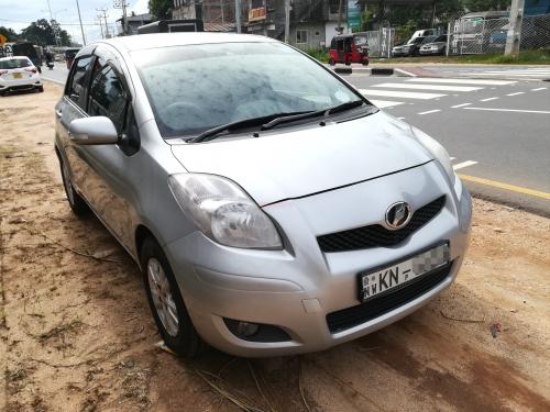 Toyota-Vitz-2008