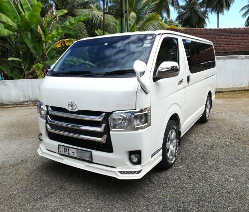 Toyota-KDH TRH 200-2015
