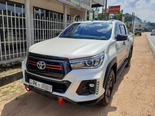 Toyota-Hilux Rocco-2020