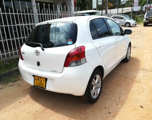 Toyota Vitz  2009