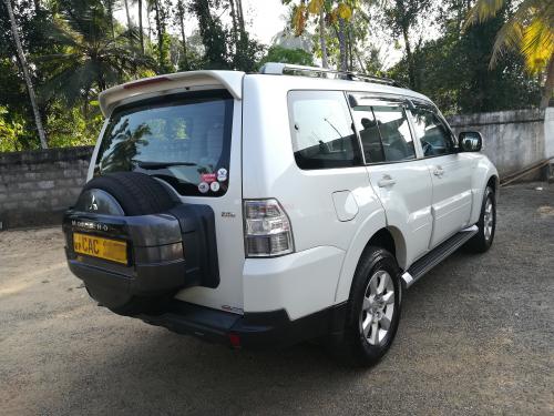 Mitsubishi Montero 2013