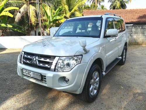 Mitsubishi Montero 2013