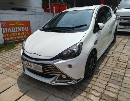 Toyota-Aqua-2015