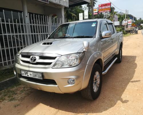 Toyota-Hilux-2006