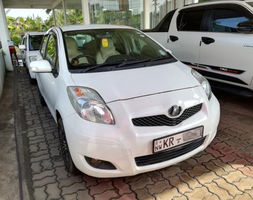 Toyota-Vitz-2008