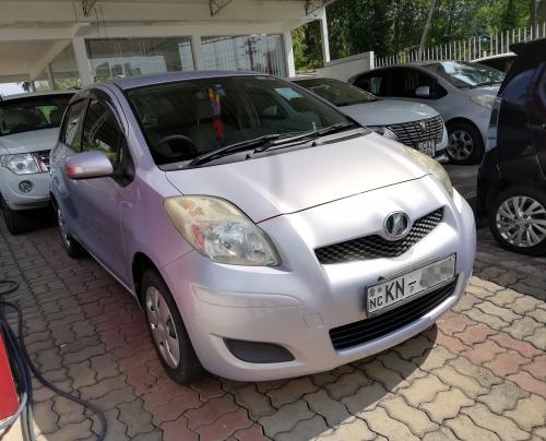 Toyota-Vitz-2007