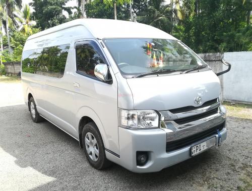 Toyota-KDH 221-2015