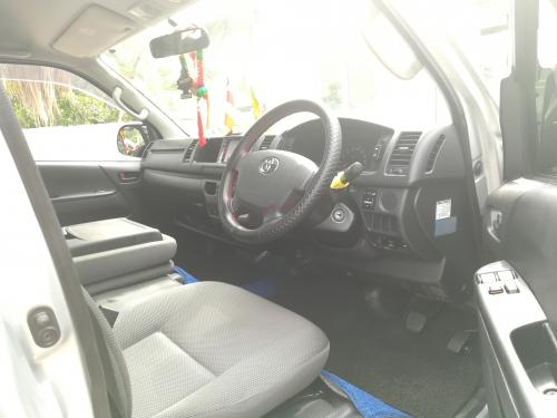 Toyota KDH 221 2015