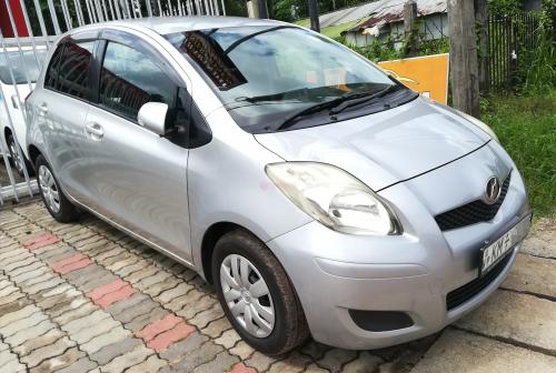 Toyota-Vitz-2009