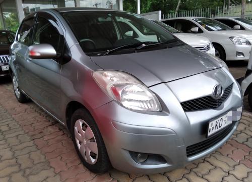 Toyota-Vitz-2008