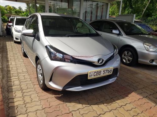 Toyota-Vitz-2016