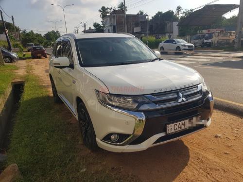 Mitsubishi-Outlander-2015