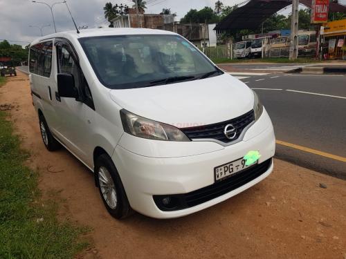 Nissan-NV200 Vanatte-2012