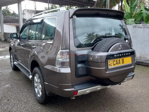 Mitsubishi Montero  2013