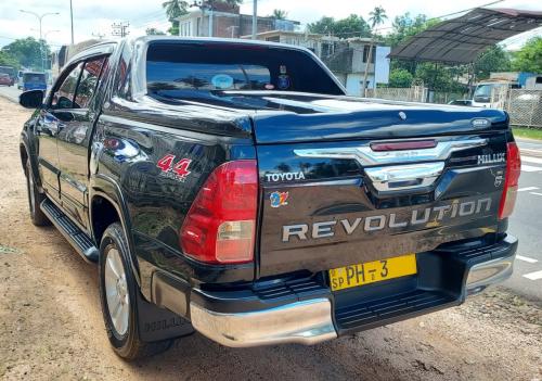 Toyota Hilux Revo  2016
