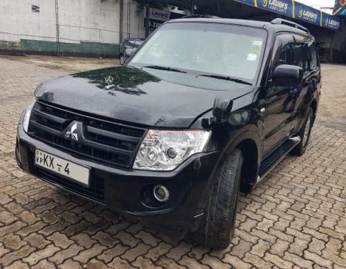 Mitsubishi-Montero -2013