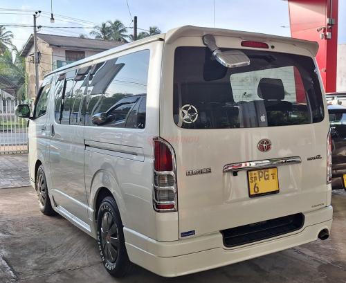 Toyota KDH Super GL 2011