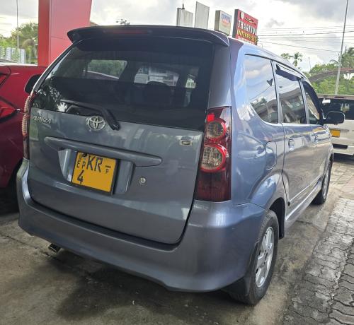 Toyota Avanza  2011