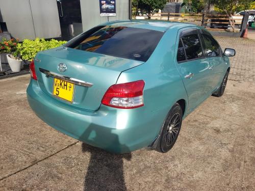 Toyota Belta 2006
