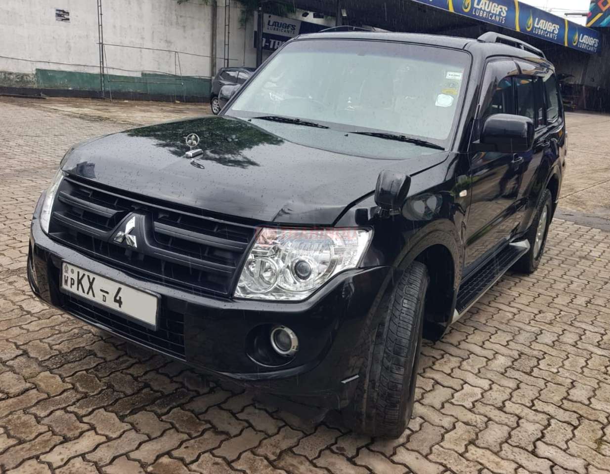 Mitsubishi Montero 