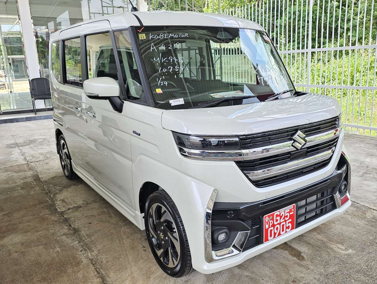 Suzuki Spacia Custom XS