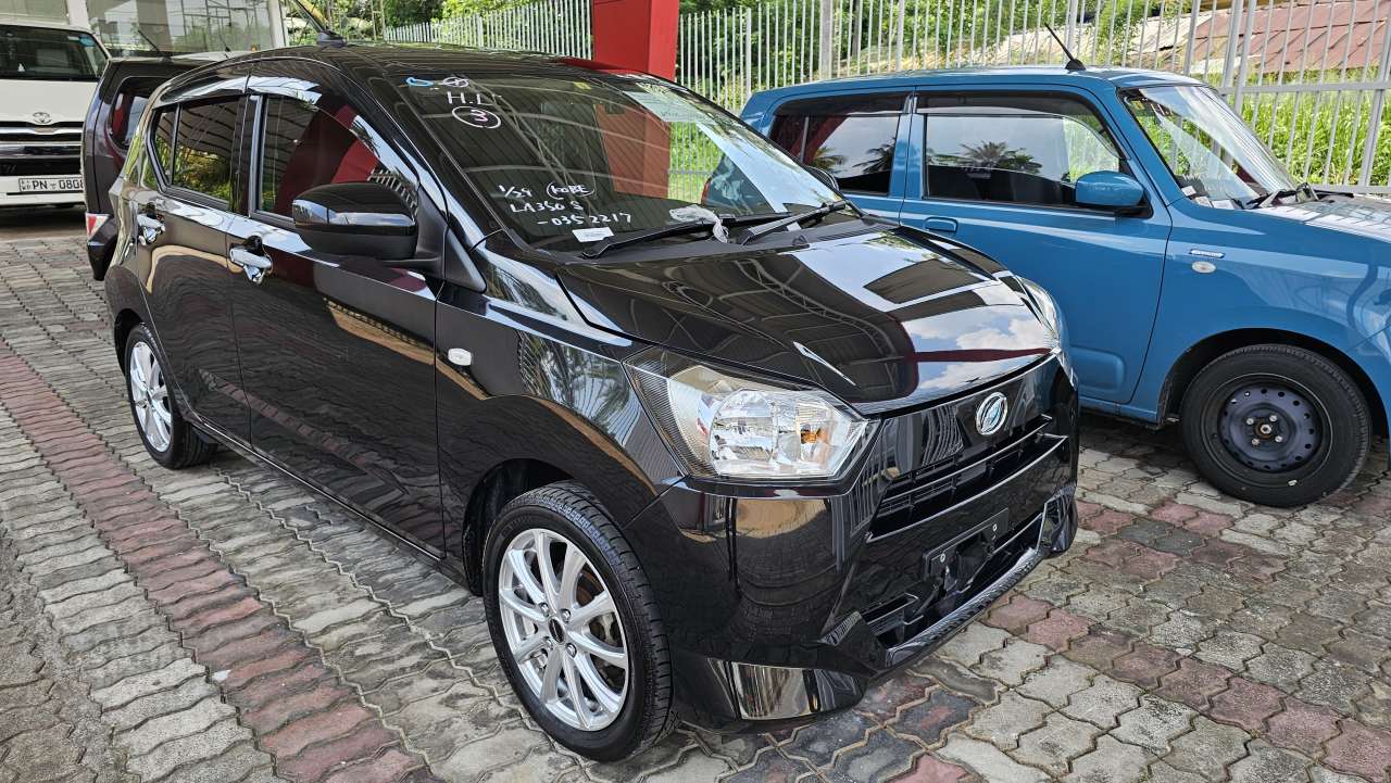 Daihatsu Mira ES